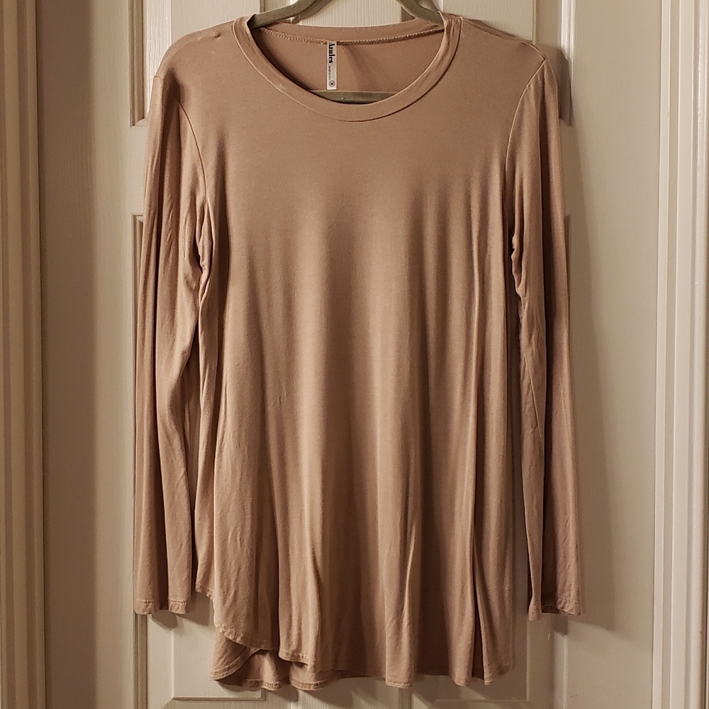 NWOT Azules Women's Long Sleeve Taupe Top